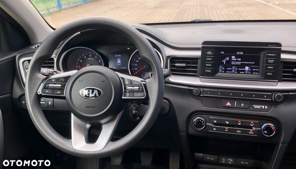 Kia Ceed - 11