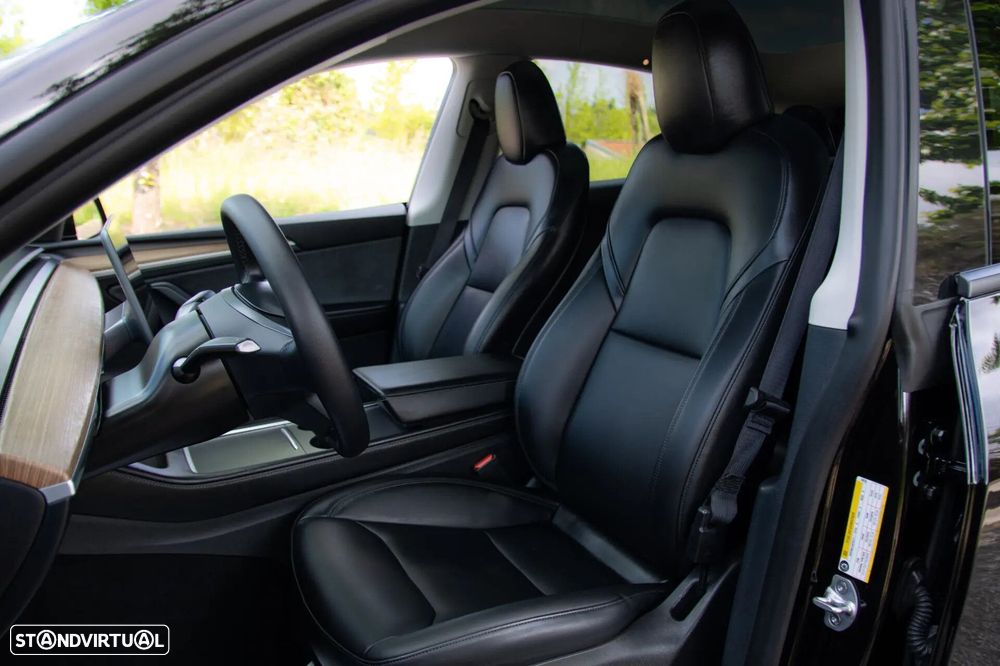Tesla Model Y - 49
