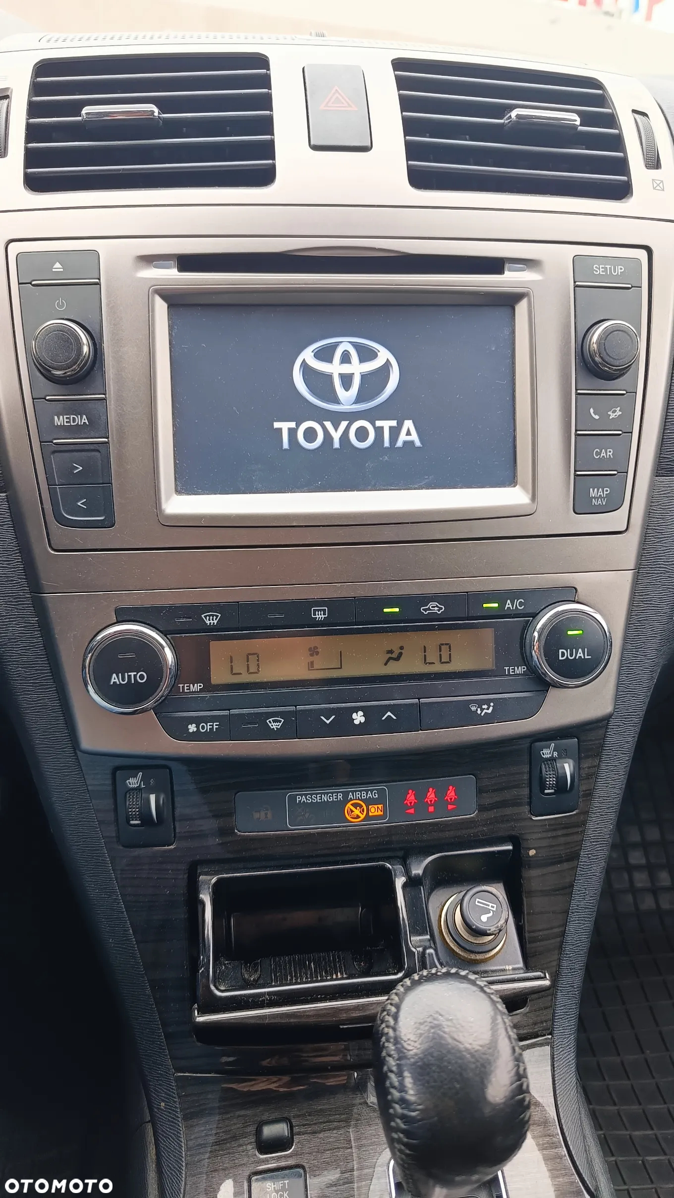 Toyota Avensis 1.8 Sol MS - 12