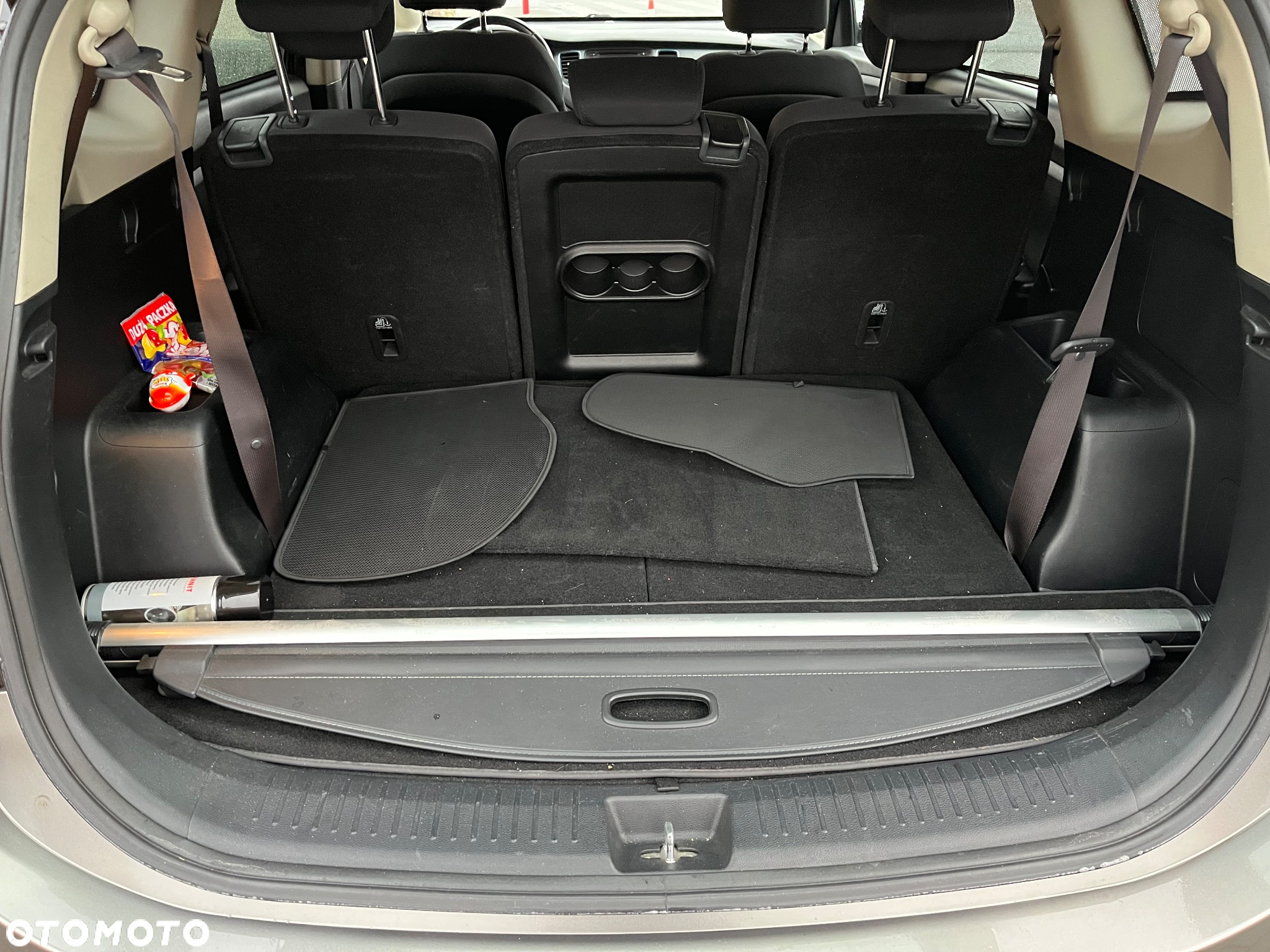 Kia Carens 1.7 CRDi L 7os - 13