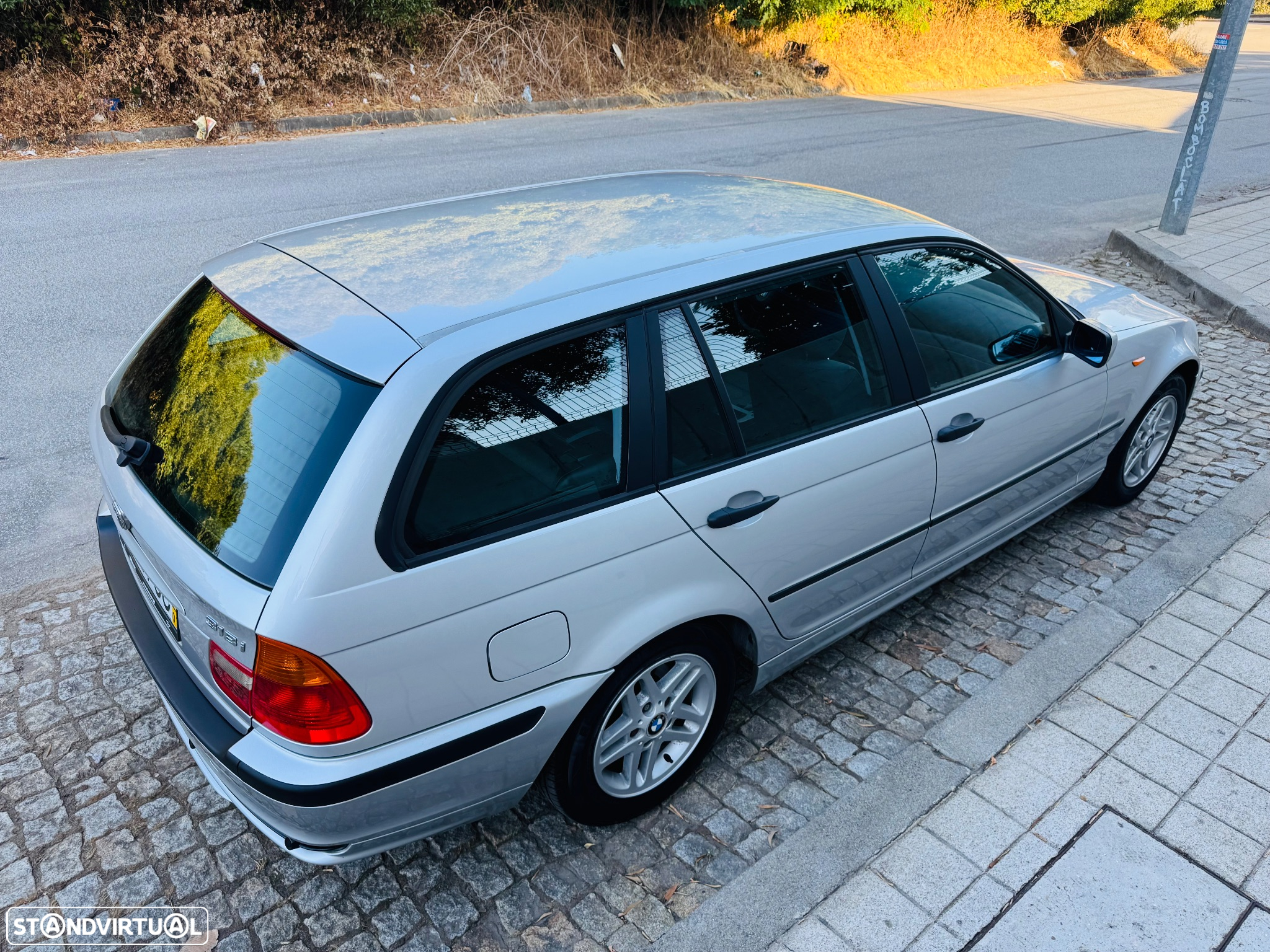 BMW 318 i Touring - 16