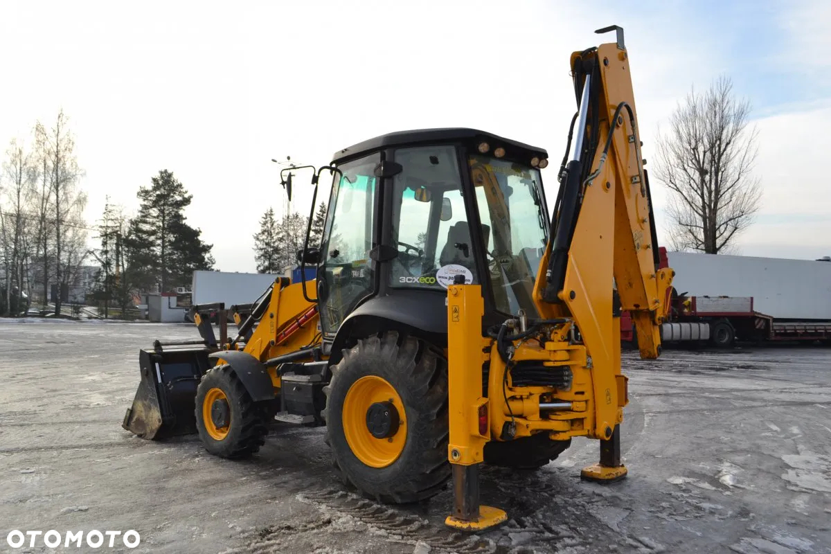 JCB 3CX - 8