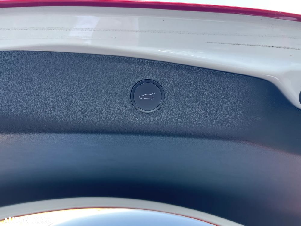 Tesla Model 3 - 12
