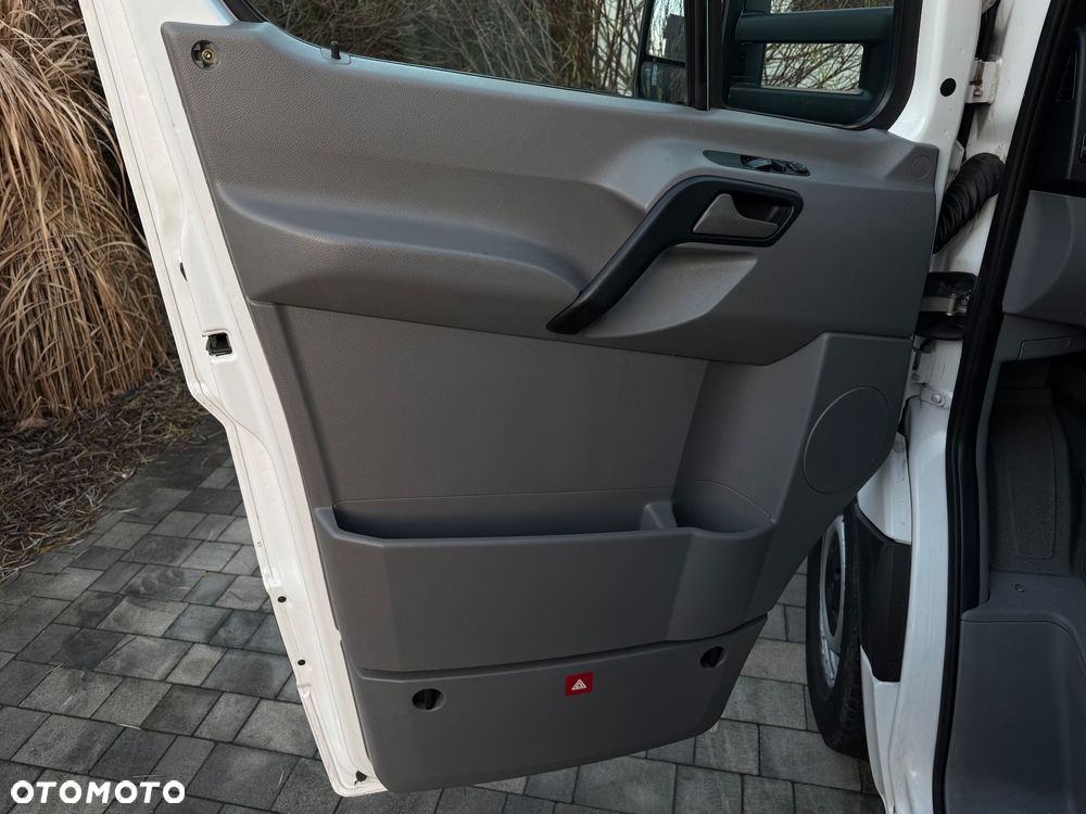 Mercedes-Benz Sprinter - 10