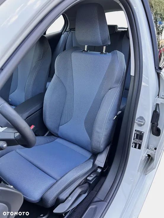 BMW Seria 1 120 mHEV - 18