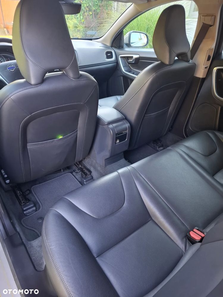 Volvo V60 D3 Drive-E Momentum - 8