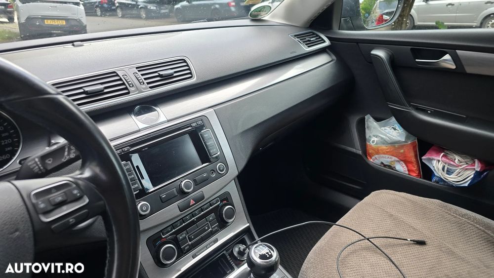 Volkswagen Passat 2.0 TDI Comfortline - 9