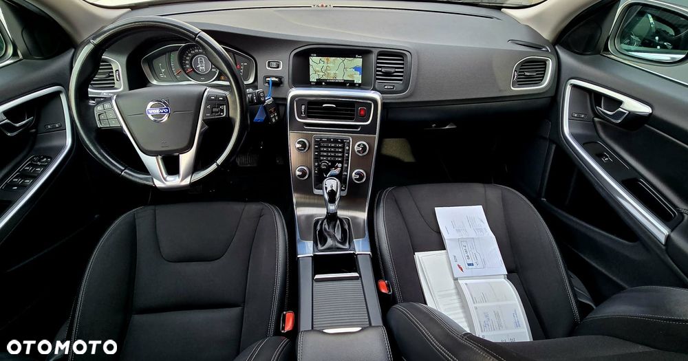 Volvo V60 T3 Momentum - 3