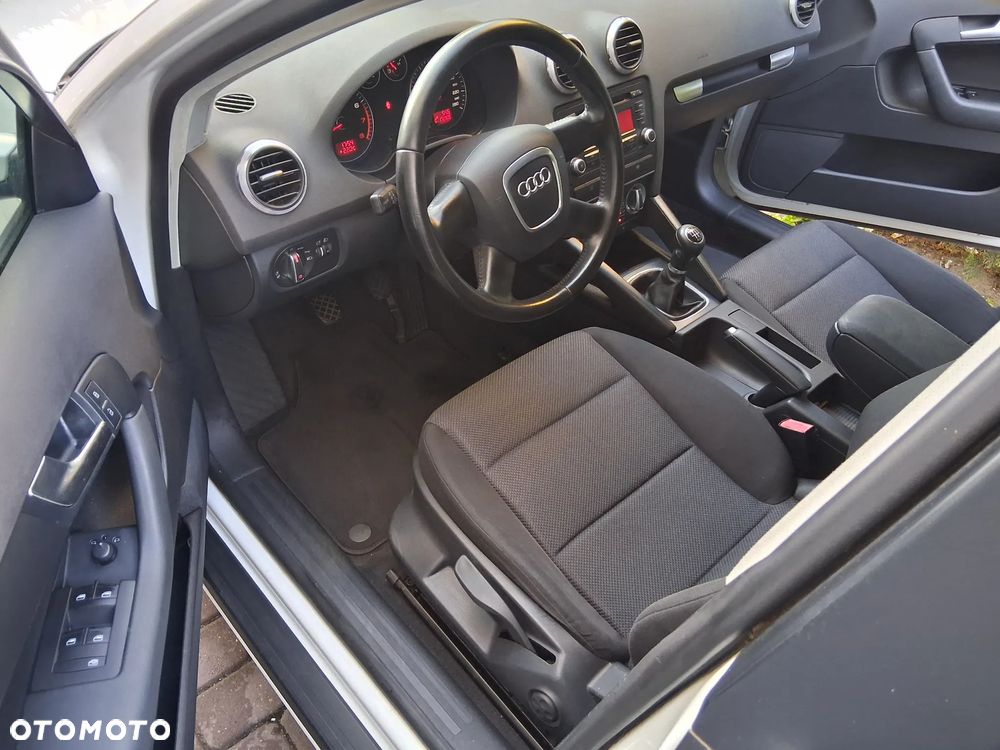 Audi A3 Sportback 1.6 Attraction - 35
