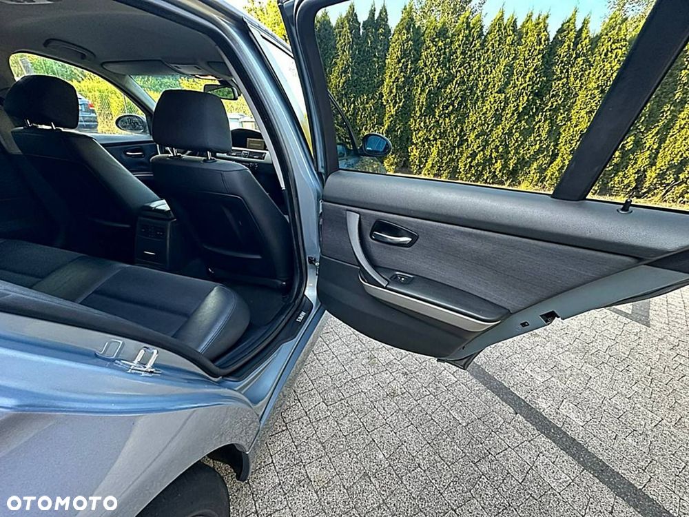 BMW Seria 3 - 12