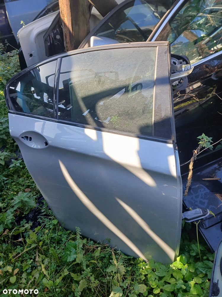 Drzwi tylne prawe BMW F10 - 1