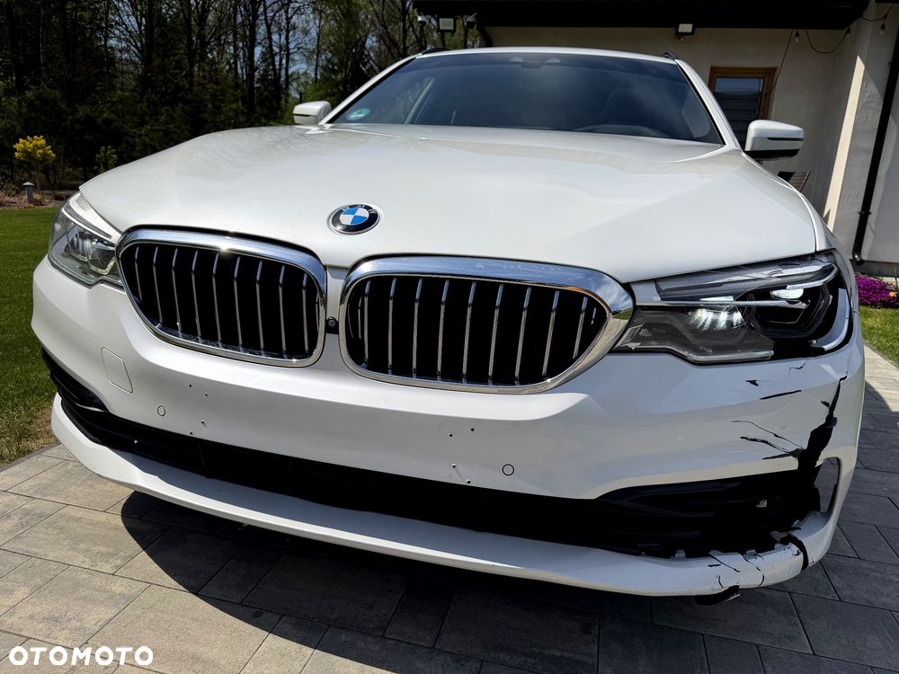 BMW Seria 5 520d Sport Line - 9