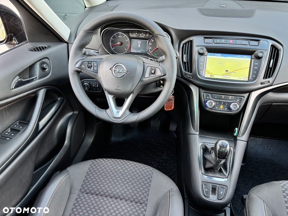 Opel Zafira 1.6 T SIDI Cosmo S&S - 14