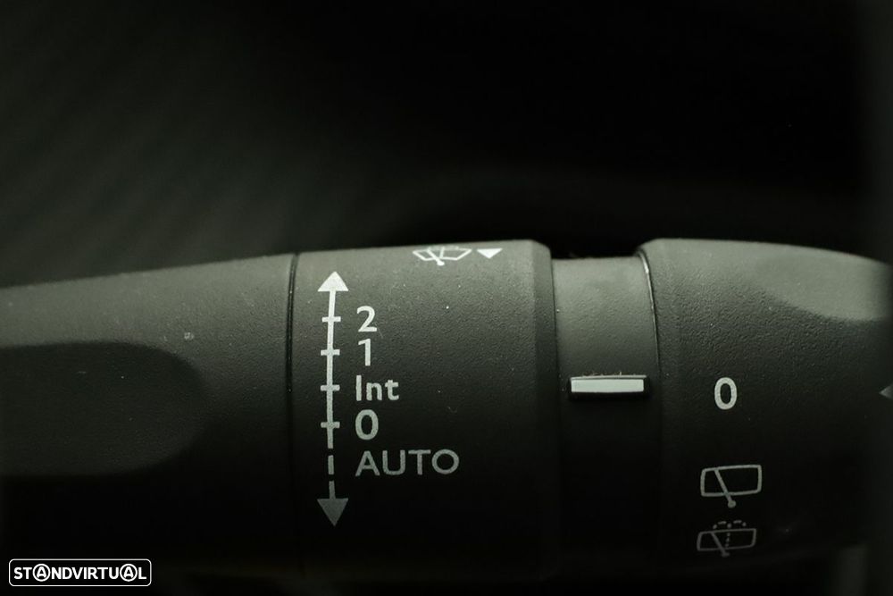 Peugeot 208 1.2 PureTech Allure - 18