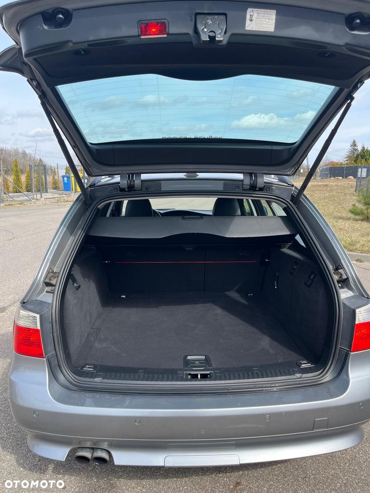 BMW Seria 5 525d - 5