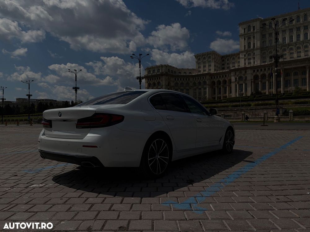 BMW Seria 5 530d xDrive AT MHEV - 17