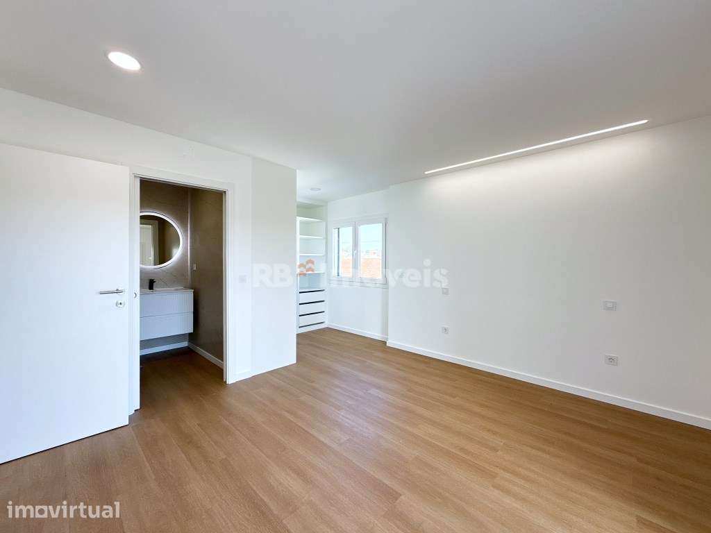 Moradia T4 Reabilitada, em Carvalhos de Figueiredo - Tomar - Grande imagem: 2/60