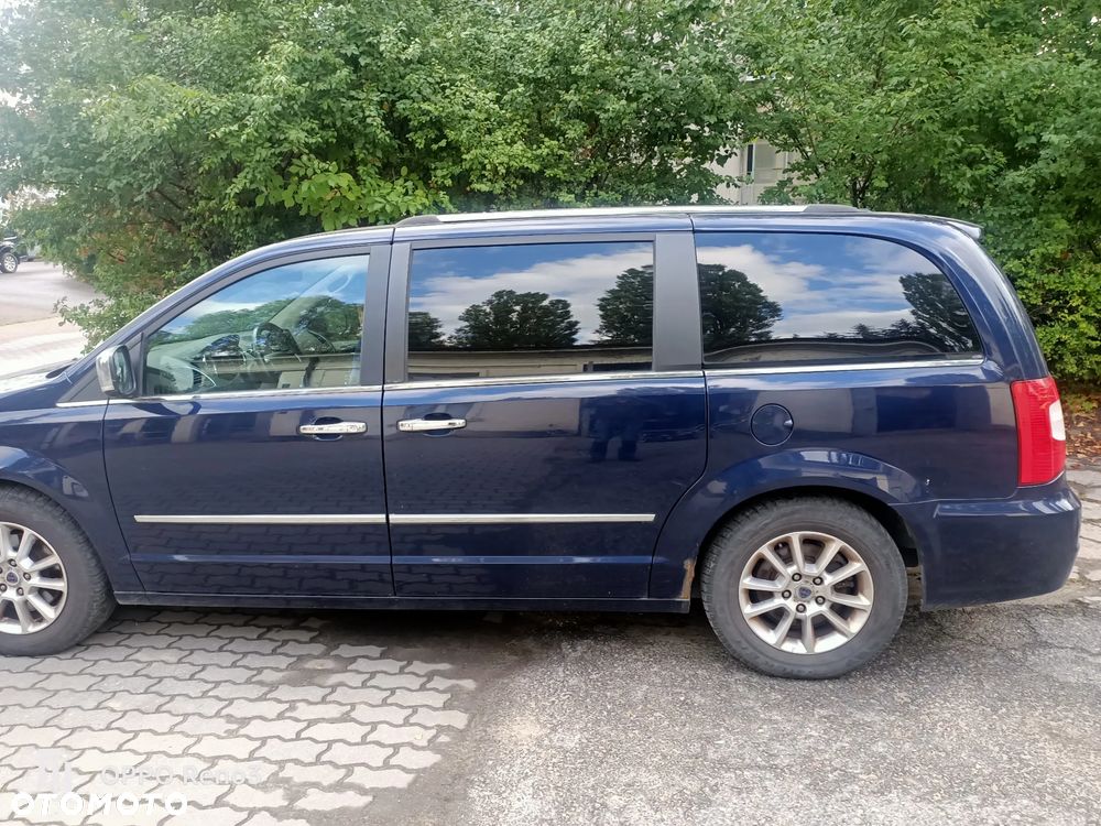 Lancia Voyager 2.8CRD Silver - 2