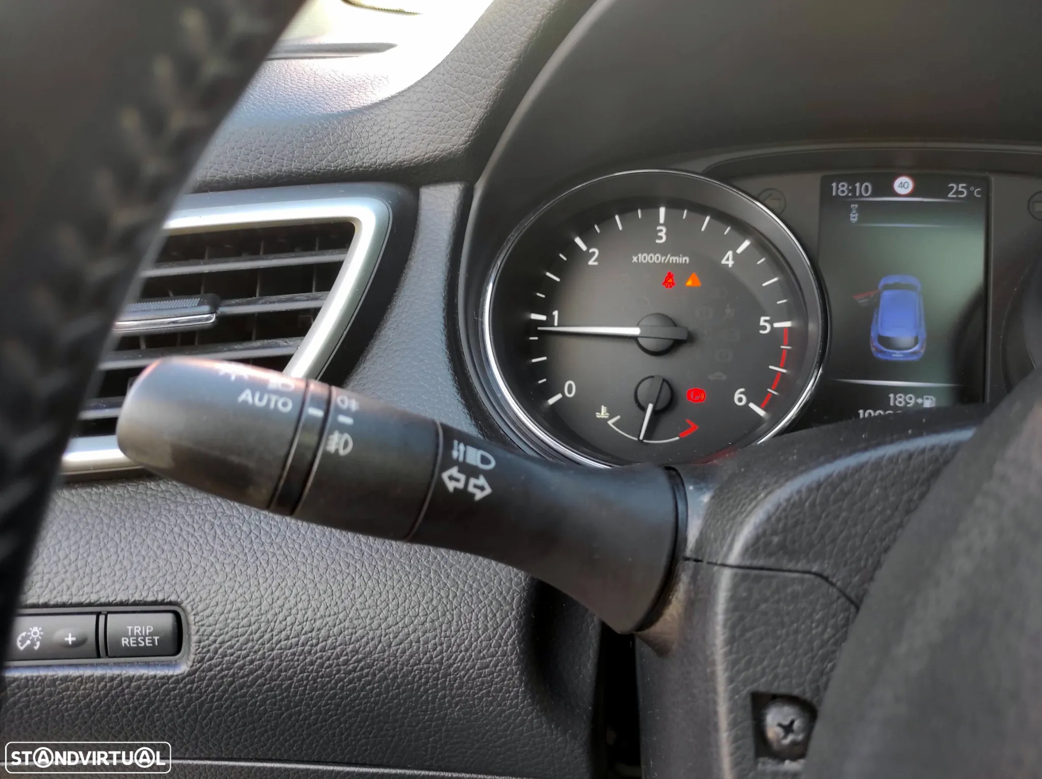 Nissan Qashqai 1.5 dCi N-Connecta 18 - 28