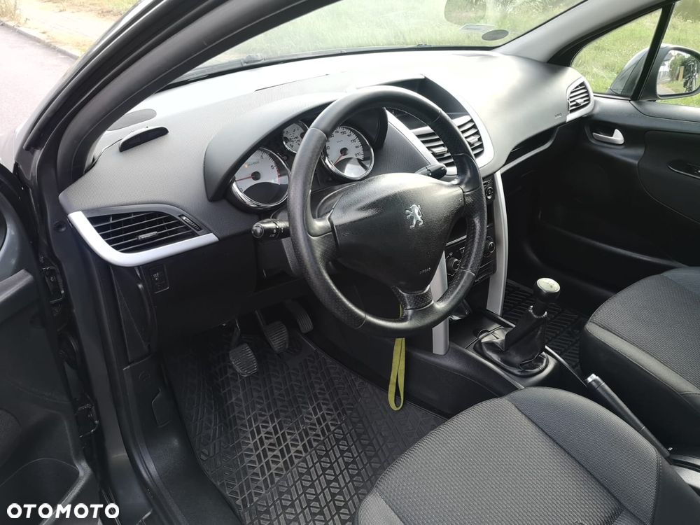 Peugeot 207 - 11