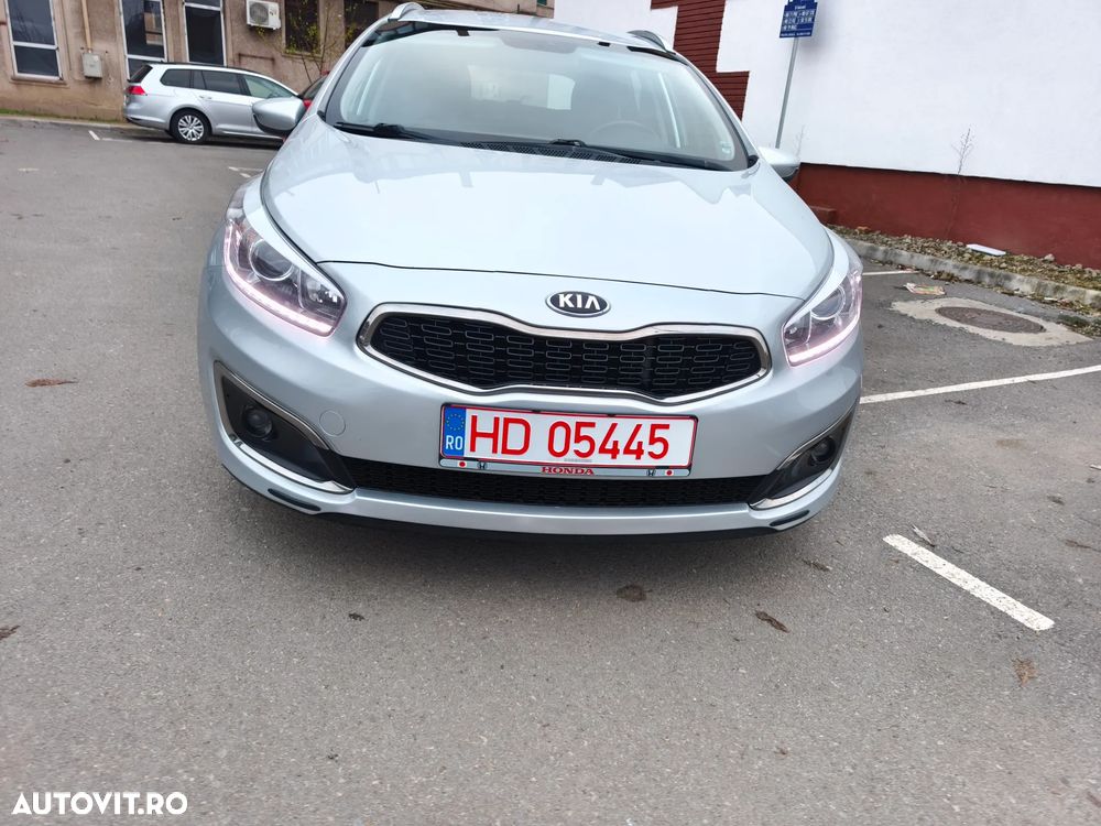Kia Ceed 1.6 CRDi 136 ISG SW Platinum Edition - 3