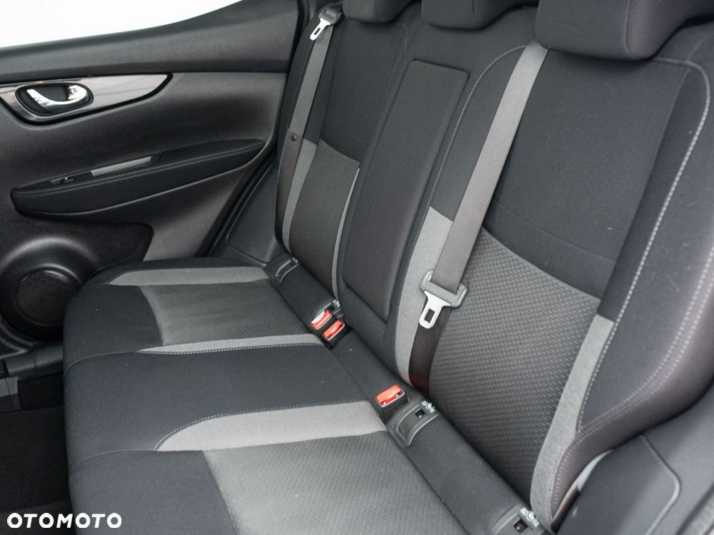 Nissan Qashqai 1.5 dCi N-Connecta - 26