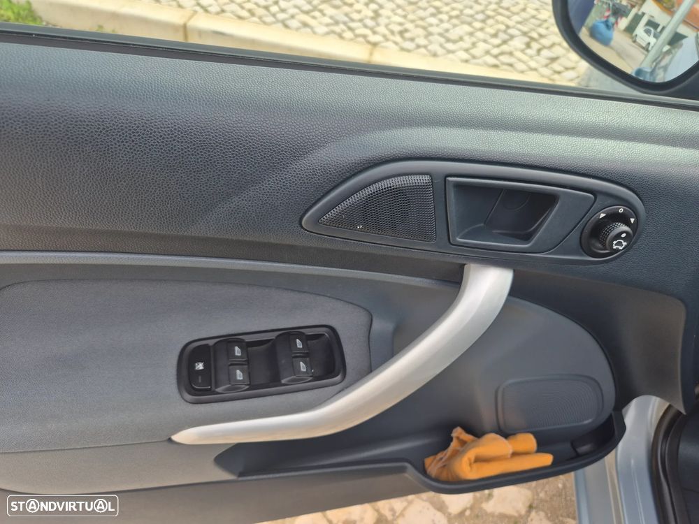 Ford Fiesta 1.25 Titanium 124g - 9