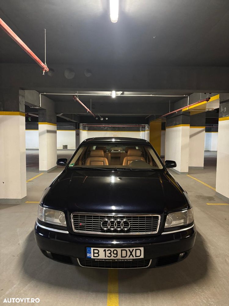 Audi S8 - 1