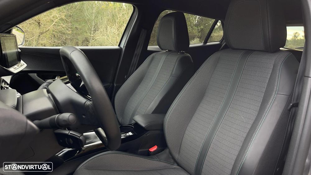 Peugeot 2008 PureTech 130 Allure Pack - 4