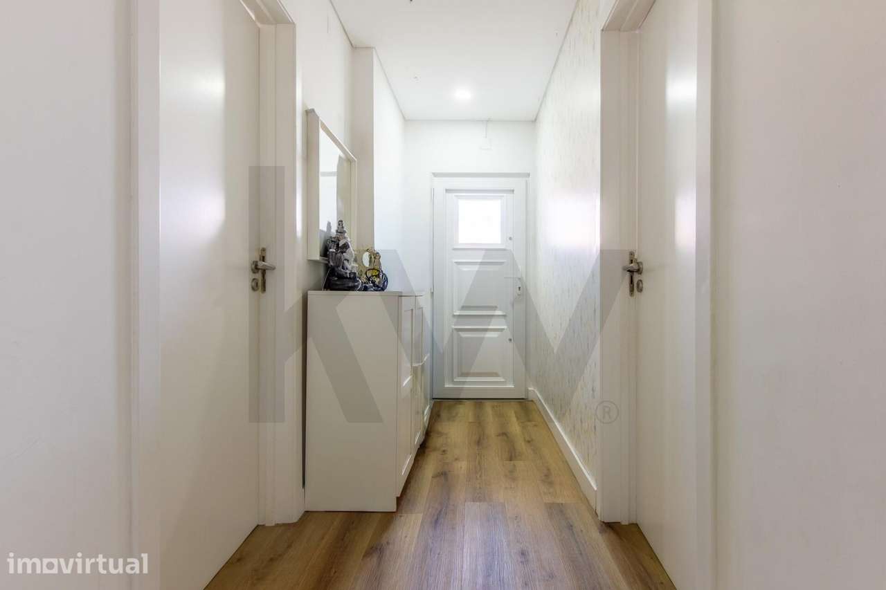 Moradia T3 Renovada para Habitação Própria - Jardim de 100m2 Belas✨ - Grande imagem: 2/34