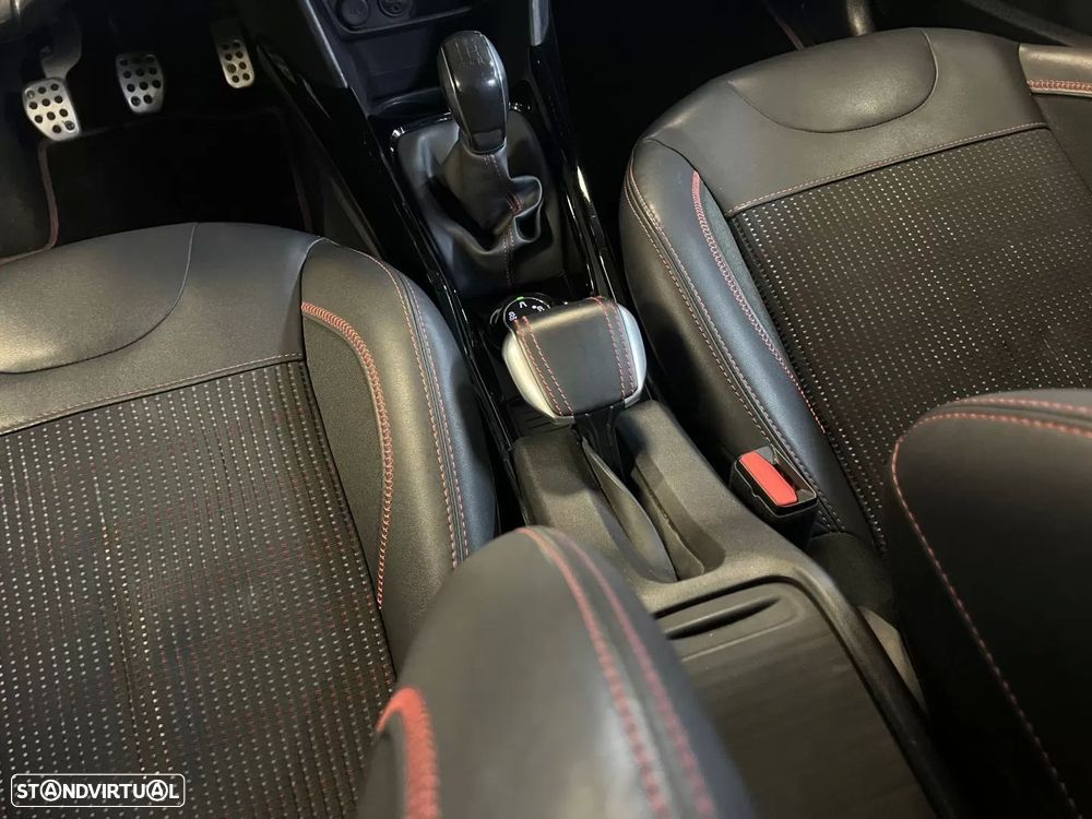 Peugeot 2008 1.2 PureTech GT Line - 40