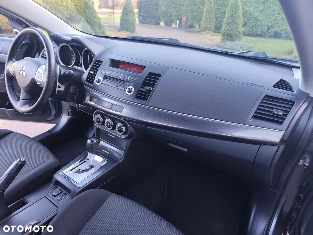 Mitsubishi Lancer 1.8 CVT Intense - 27