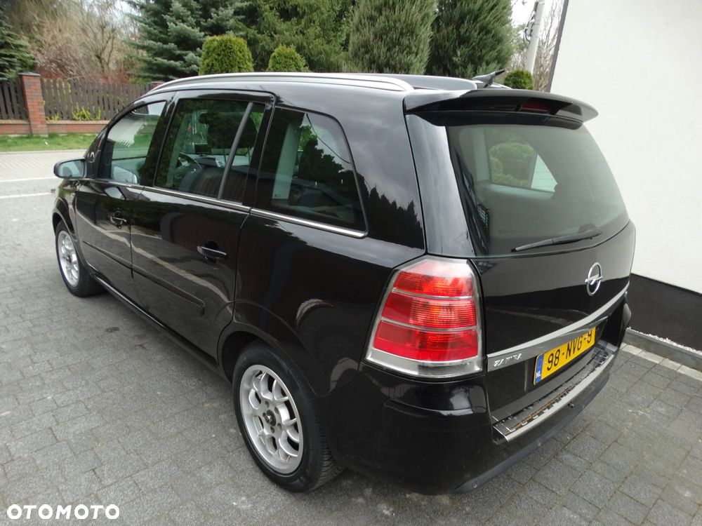Opel Zafira 1.8 Cosmo - 8