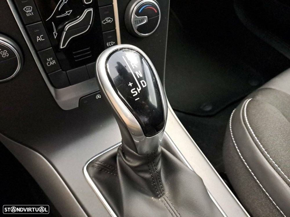 Volvo V40 1.5 T3 Sport Edition Geartronic - 20