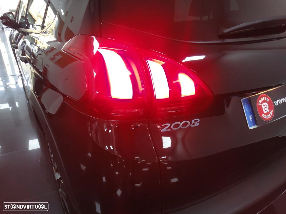Peugeot 2008 1.2 PureTech GT Line EAT6 - 27