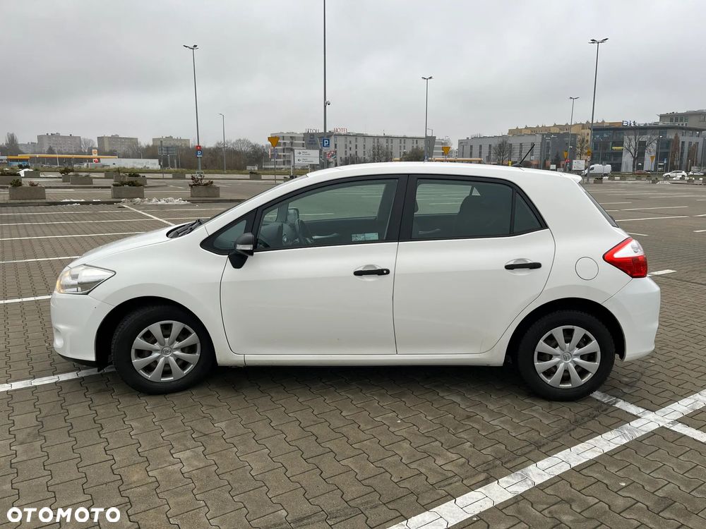 Toyota Auris 1.4 D-4D Terra EU5 - 9