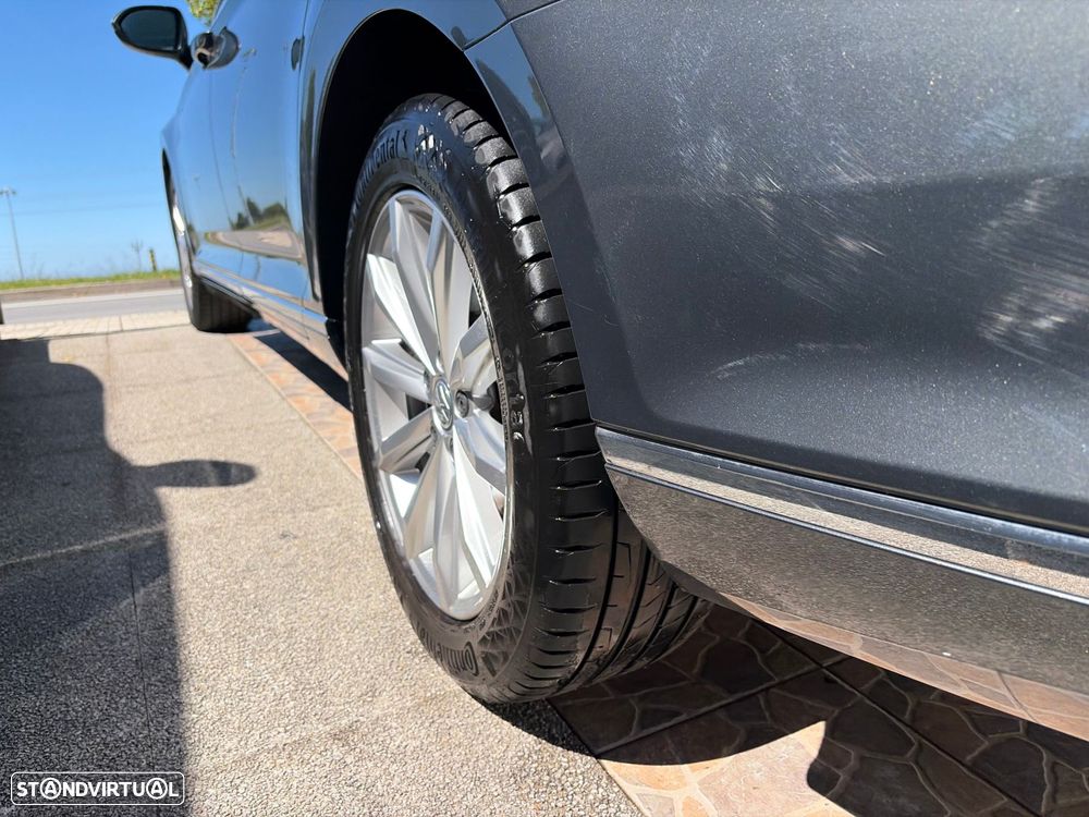 VW Passat Variant 2.0 TDI Highline DSG - 49