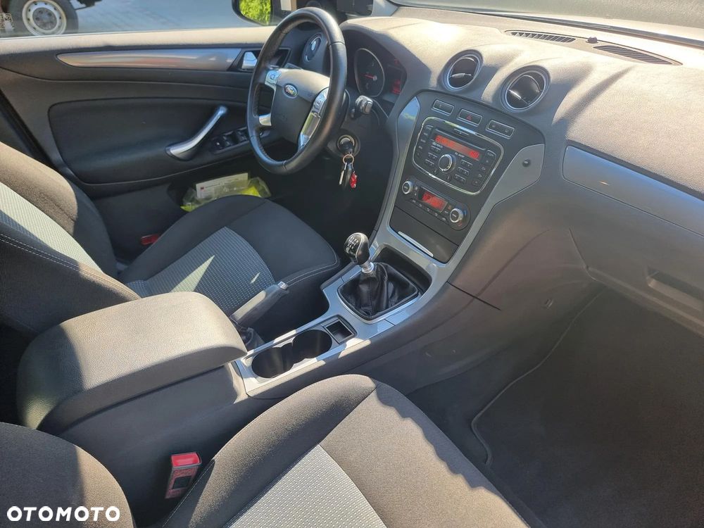 Ford Mondeo 2.0 TDCi Gold X - 18