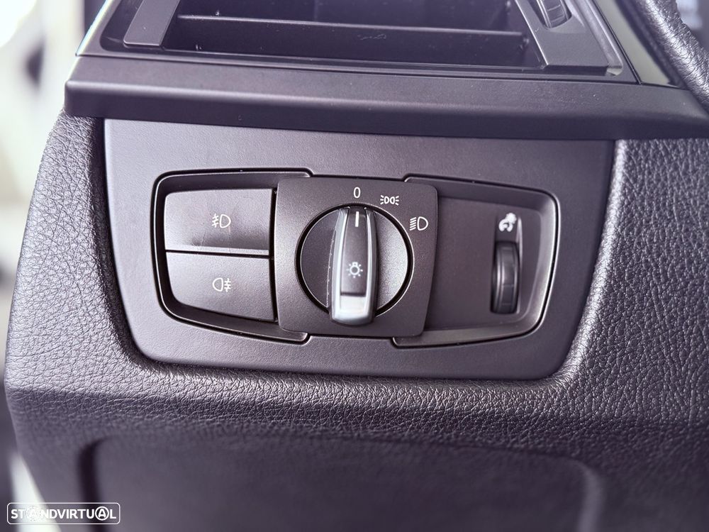 BMW 320 d Auto Pack M - 38