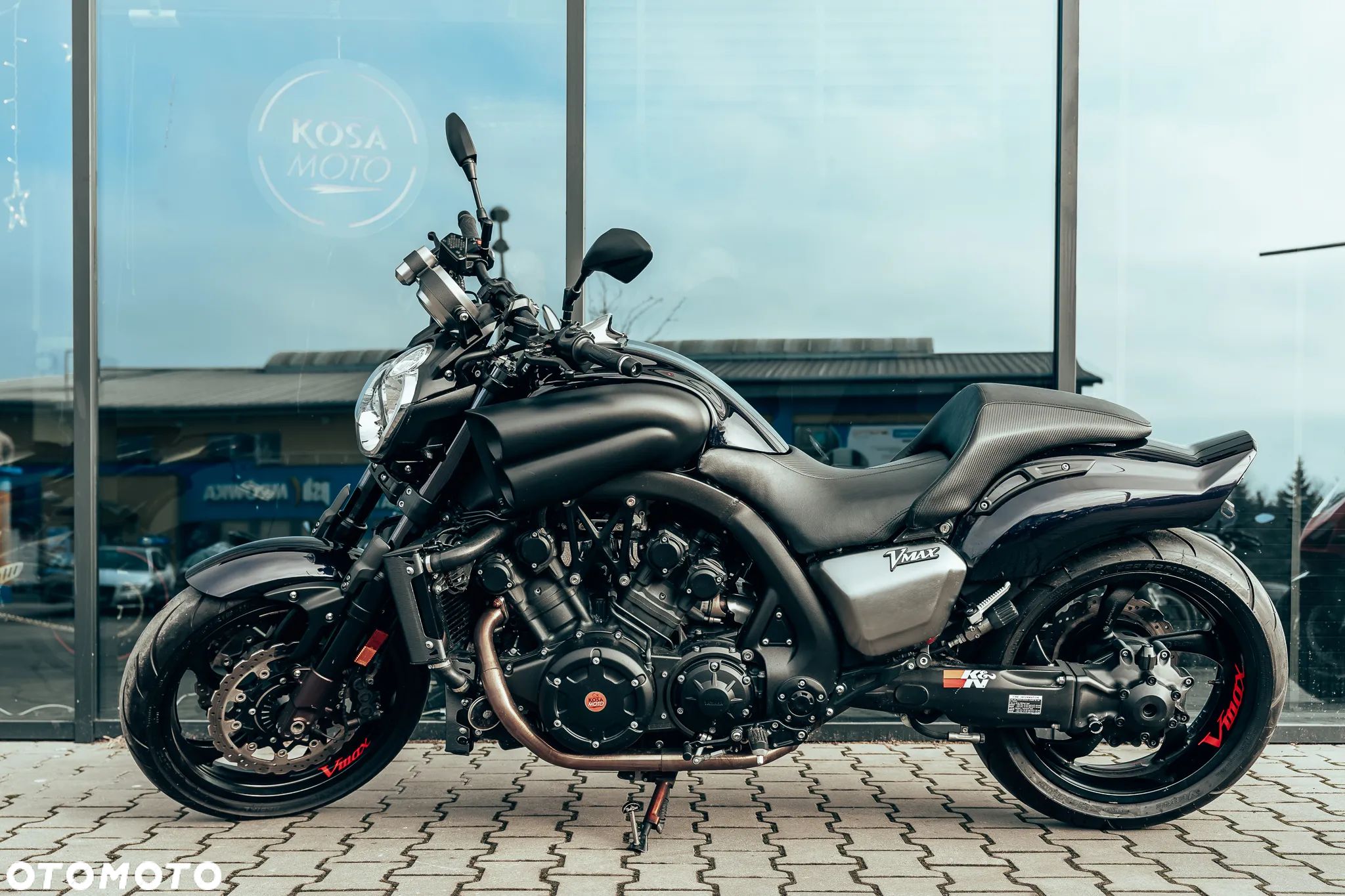 Yamaha V-MAX - 1