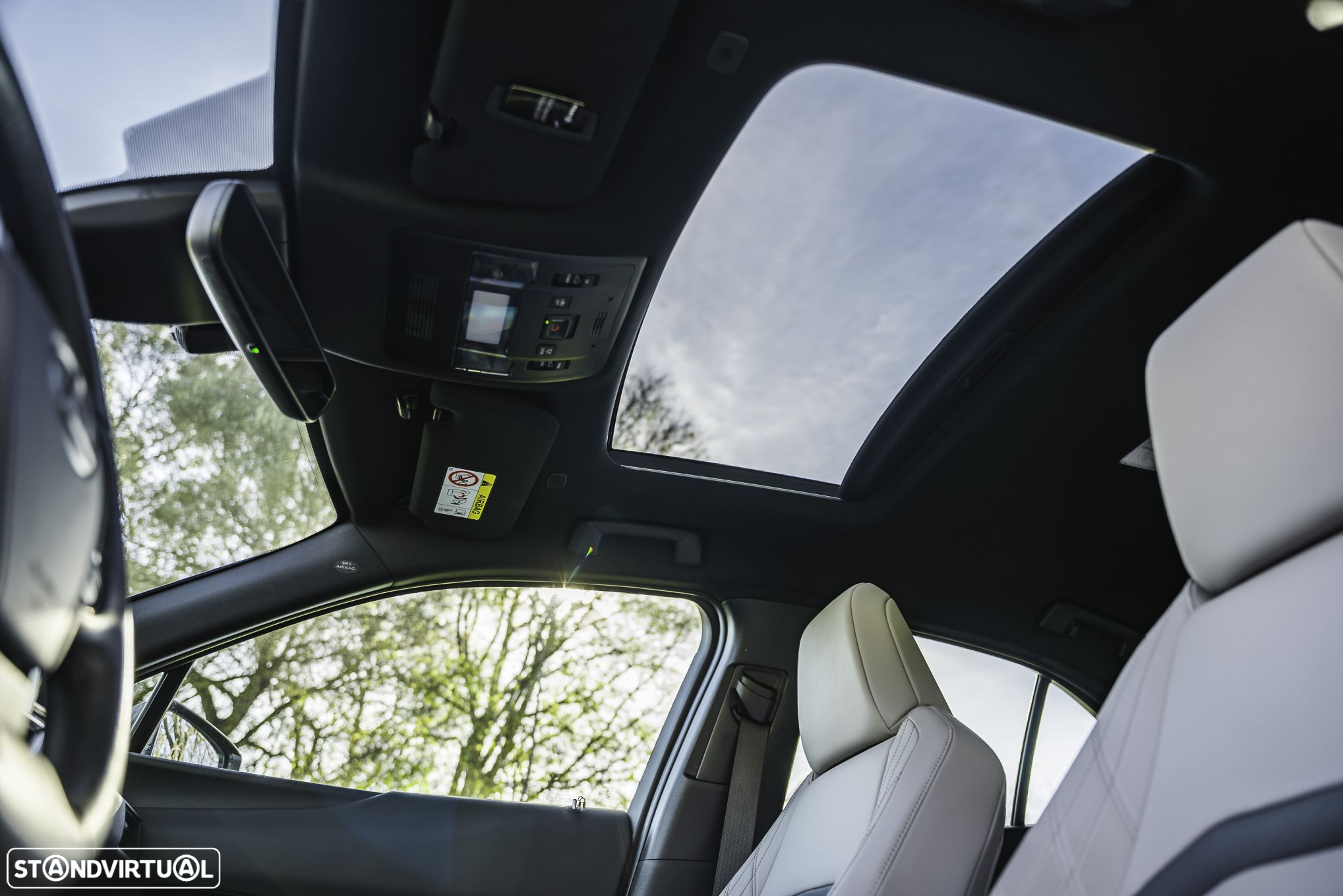 Lexus UX 250h Sport (Ecrã 12.3) - 21
