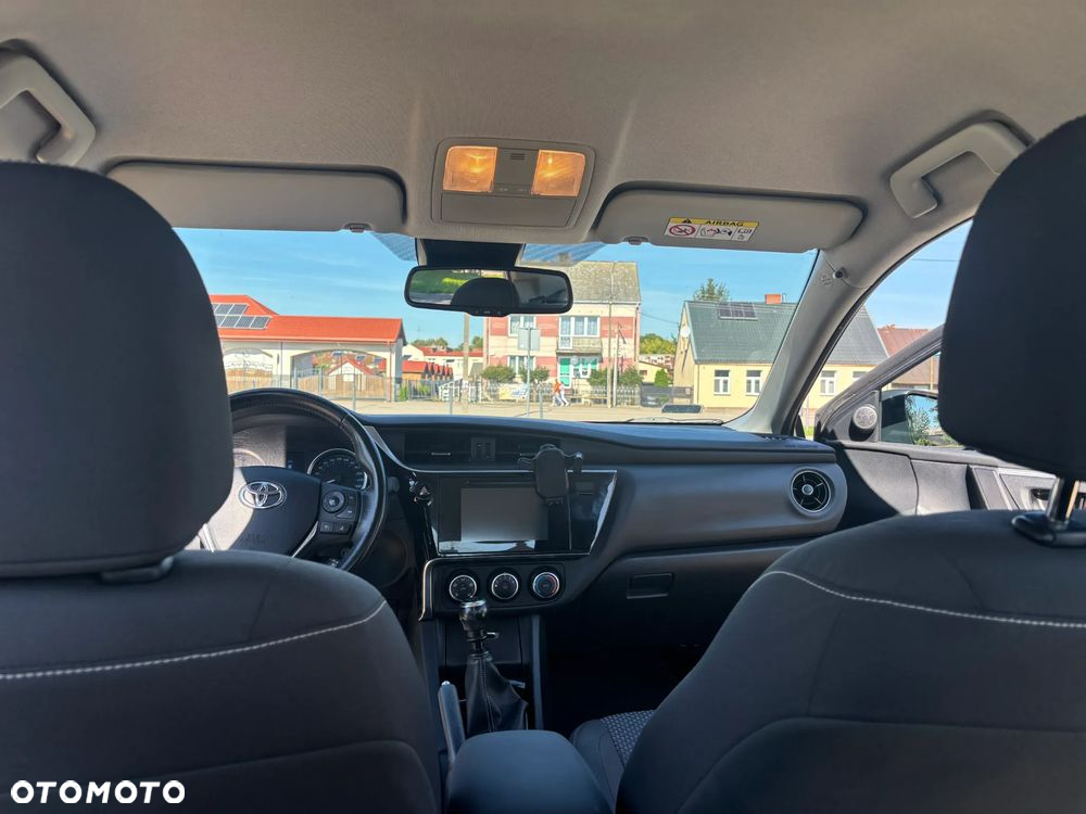 Toyota Corolla 1.6 Classic Plus - 13