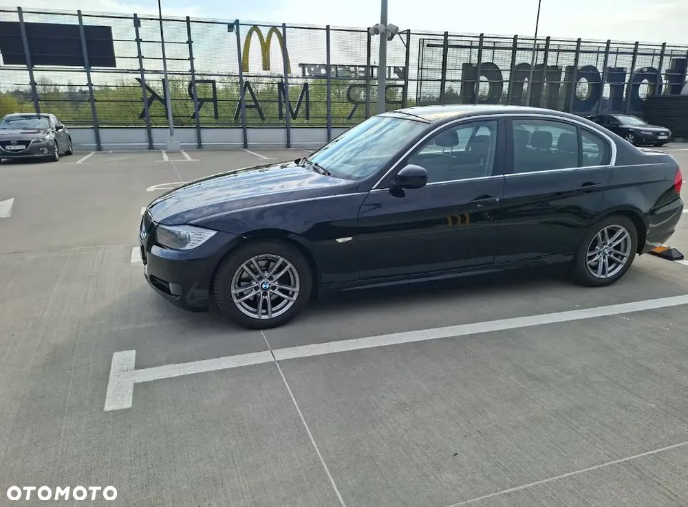 BMW Seria 3 318i - 3