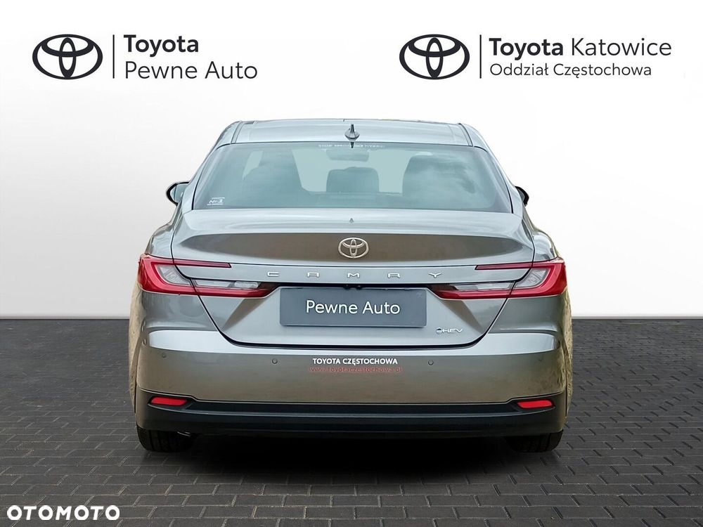Toyota Camry - 7