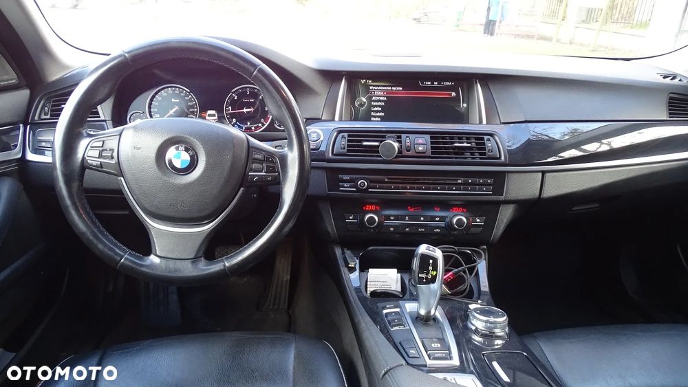BMW Seria 5 520d Sport - 10
