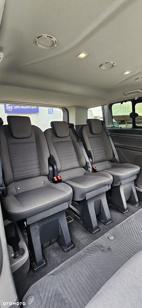 Ford Tourneo Custom - 11