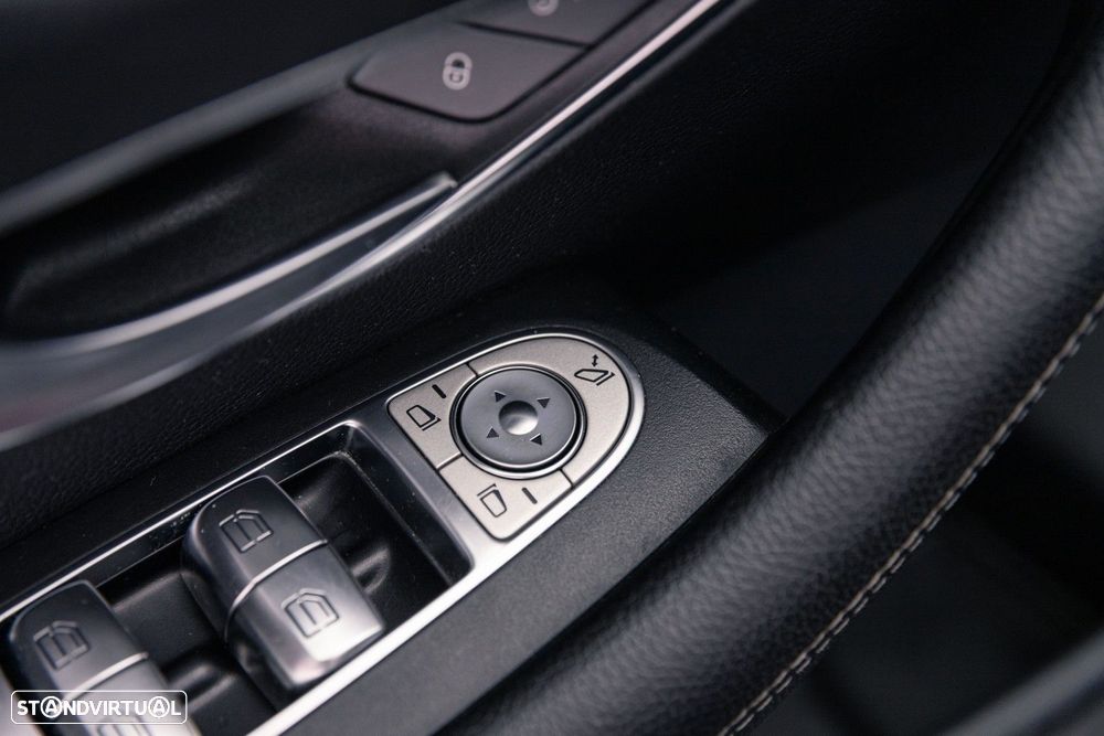 Mercedes-Benz E 220 d AMG Line - 45