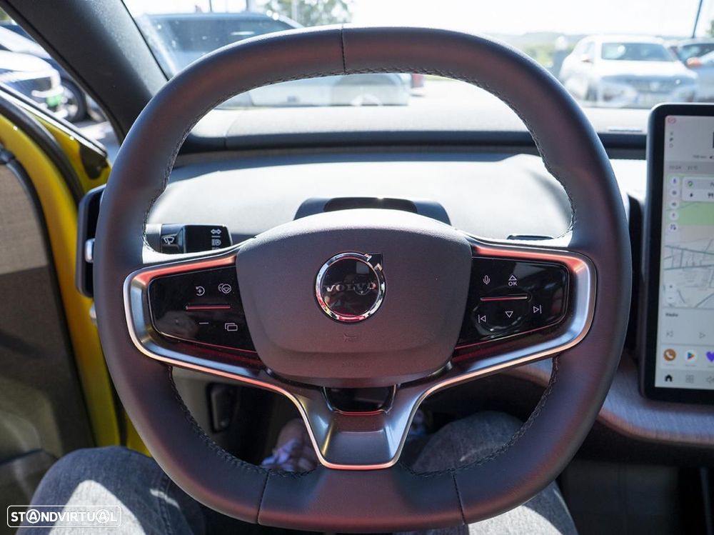 Volvo EX30 Single Motor Extended Range RWD Plus - 33