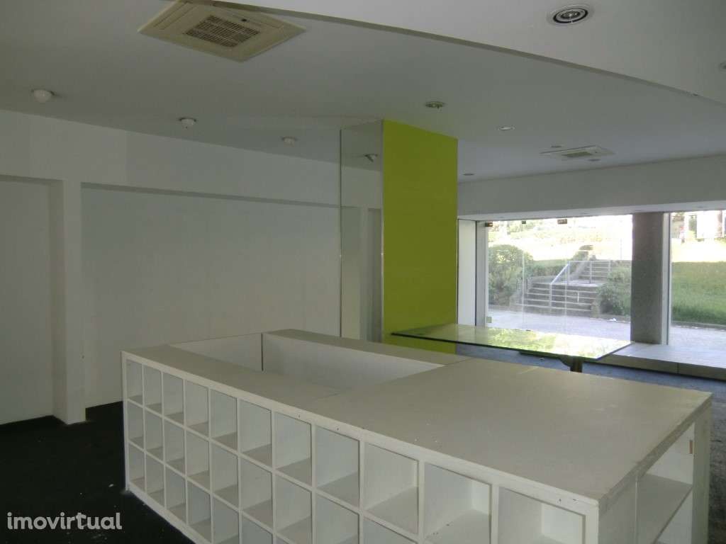 Loja,São João Madeira - Grande imagem: 2/13