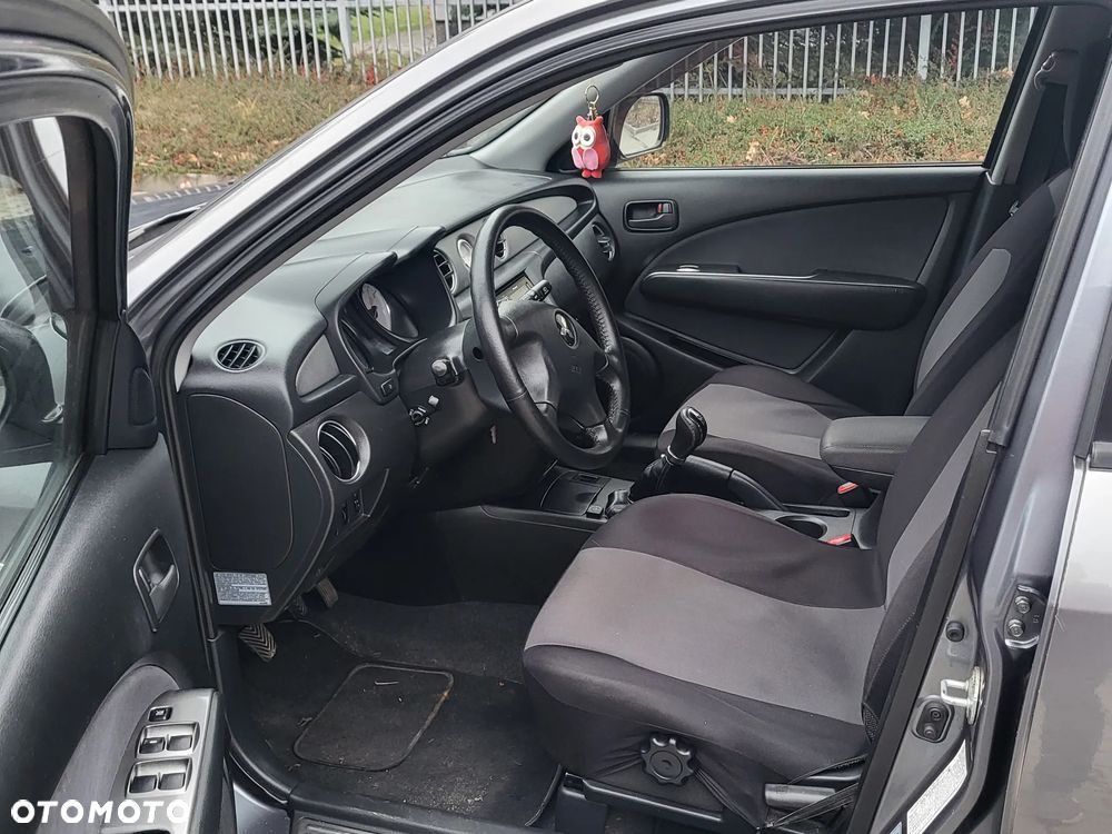 Mitsubishi Outlander 2.0 Comfort - 15